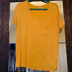 Soft yellow T